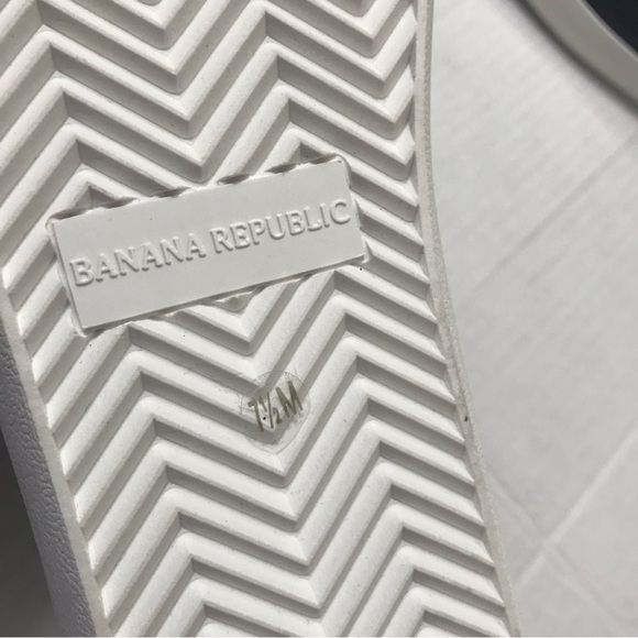 NEW Banana Republic Essential Sneaker Black Leather Snake Detail Size 7.5 - Picture 9 of 9